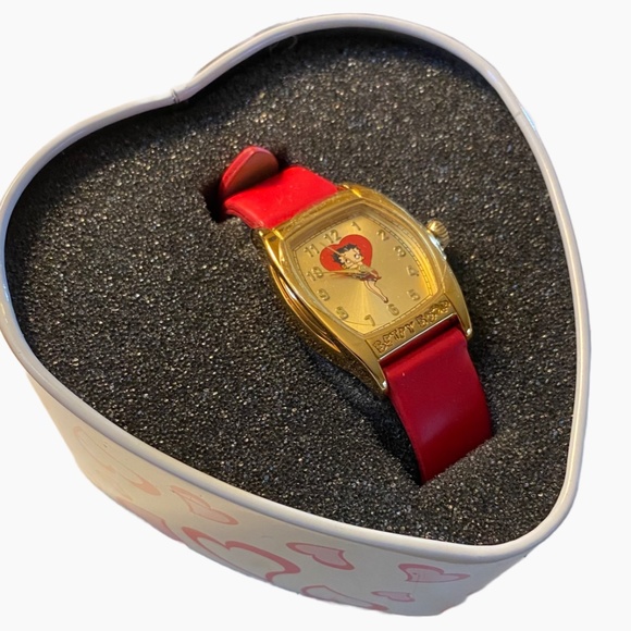 Vintage Betty Boop Watch in Original Heart Tin - Picture 3 of 6